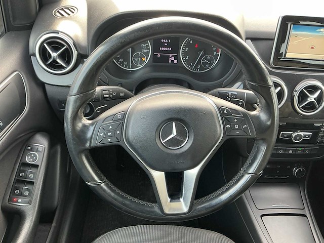 2012 - mercedes-benz - 2012 - b-klasse - 180 ambition - personenauto - afbeelding 2 van  12