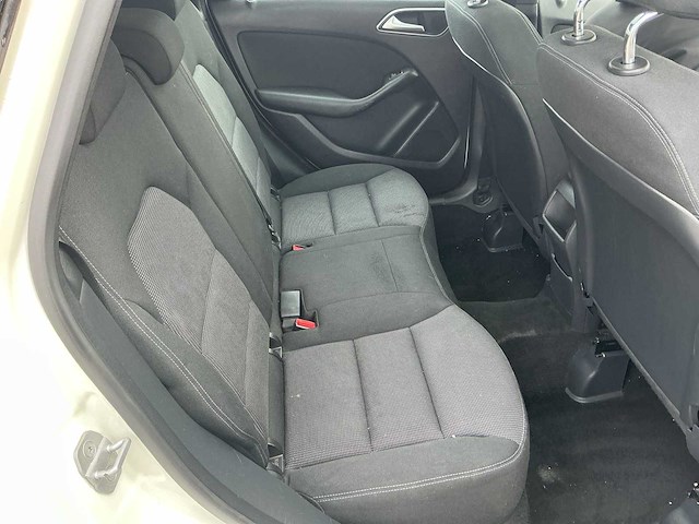 2012 - mercedes-benz - 2012 - b-klasse - 180 ambition - personenauto - afbeelding 8 van  12