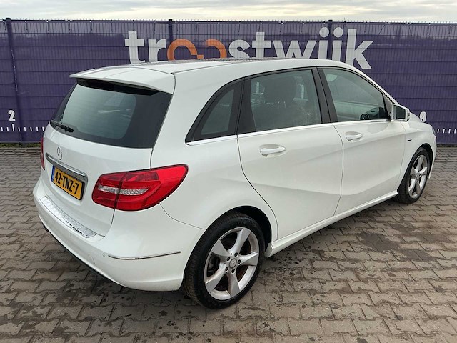 2012 - mercedes-benz - 2012 - b-klasse - 180 ambition - personenauto - afbeelding 3 van  4
