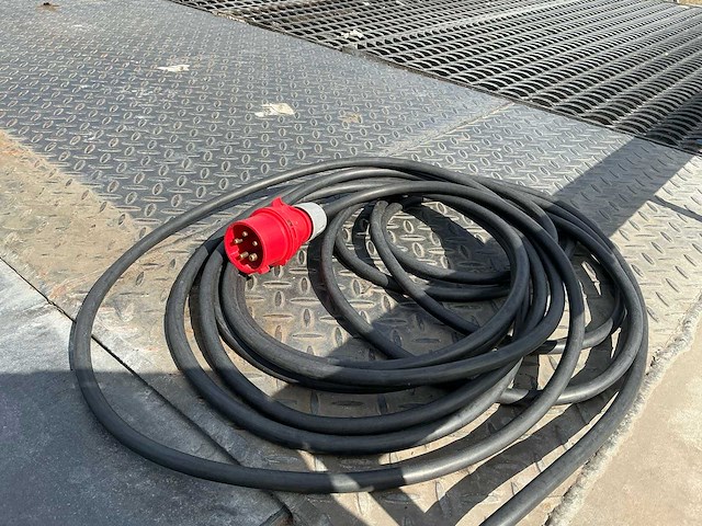 2012 - mobiele laadbrug - afbeelding 1 van  9