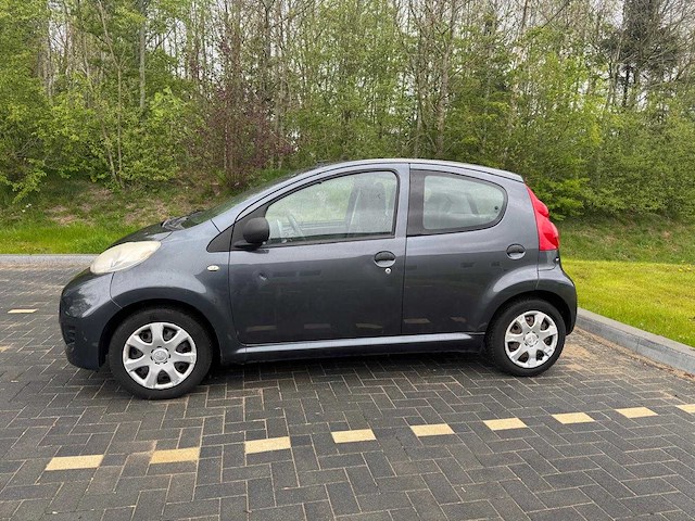 2012 - peugeot - 107 - 1.0-12v accent - personenauto - afbeelding 13 van  15
