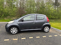 2012 - peugeot - 107 - 1.0-12v accent - personenauto - afbeelding 13 van  15
