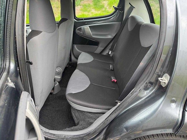 2012 - peugeot - 107 - 1.0-12v accent - personenauto - afbeelding 15 van  15