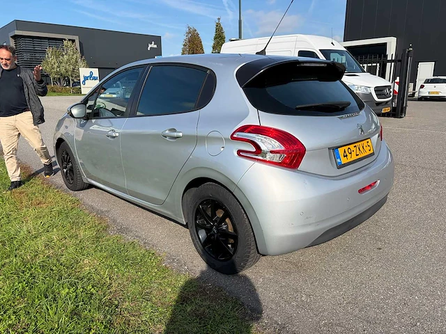 2012 - peugeot - 208 - 1.2 vti access 49-zkk-5 iaw - afbeelding 11 van  14
