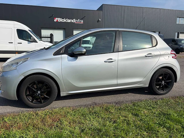 2012 - peugeot - 208 - 1.2 vti access 49-zkk-5 iaw - afbeelding 12 van  14