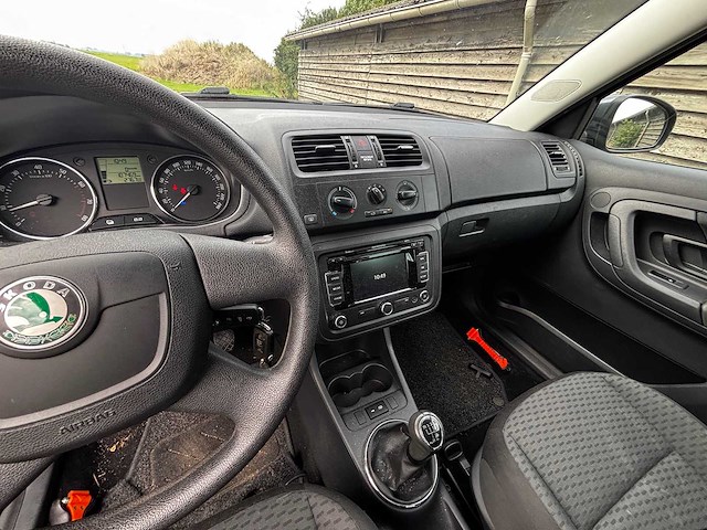 2012 - skoda - fabia - 1.2 tsi ambition - car - afbeelding 15 van  16