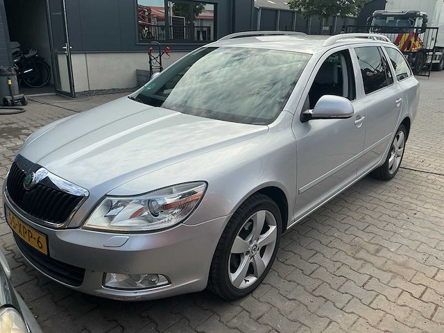 2012 - skoda - octavia combi - 1.2 tsi elegance bns - personenauto - afbeelding 1 van  1