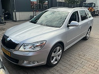 2012 - skoda - octavia combi - 1.2 tsi elegance bns - personenauto - afbeelding 1 van  1