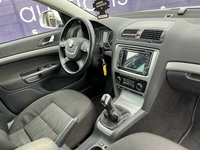 2012 - skoda - octavia combi - 1.2 tsi elegance bns - personenauto - afbeelding 8 van  11