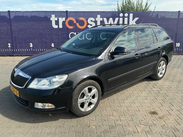2012 - skoda - octavia combi - 1.4 tsi grt.tour bns - personenauto - afbeelding 1 van  9