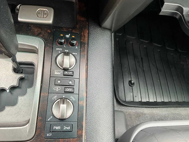 2012 - toyota - land cruiser - v8 4wd - bedrijfswagen - afbeelding 16 van  30