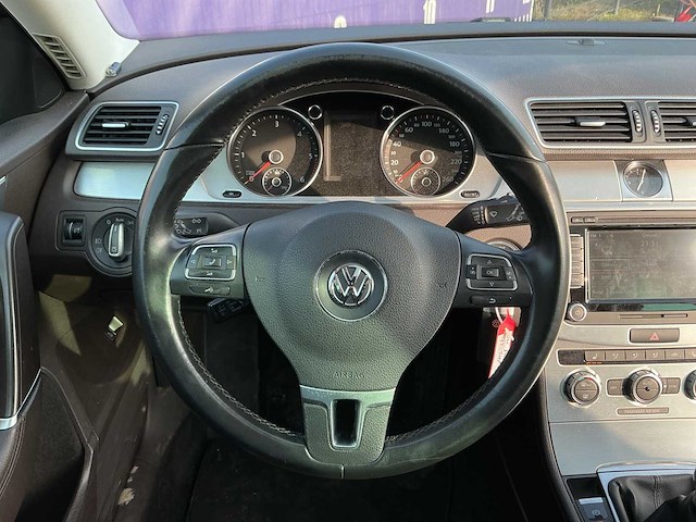 2012 - volkswagen - passat variant - 1.6 tdi highl. blm - personenauto - afbeelding 2 van  11