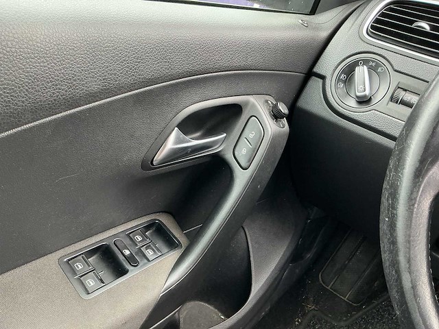 2012 - volkswagen - polo - 1.2 tdi bl.m. comfl. - personenauto - afbeelding 2 van  12