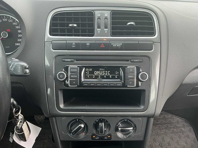 2012 - volkswagen - polo - 1.2 tsi highline - personenauto - afbeelding 8 van  10