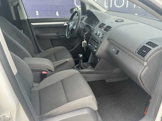 2012 - volkswagen - touran - 1.6 tdi trendl.bluem - bedrijfswagen - afbeelding 11 van  13