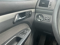 2012 - volkswagen - touran - 1.6 tdi trendl.bluem - bedrijfswagen - afbeelding 3 van  13