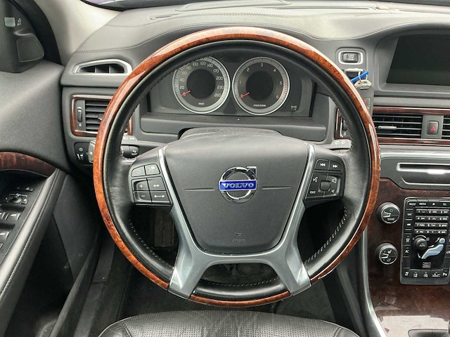 2012 - volvo - 2012 - v70 - 2.4 d5 summum - personenauto - afbeelding 2 van  13