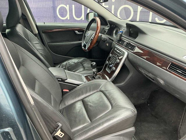 2012 - volvo - 2012 - v70 - 2.4 d5 summum - personenauto - afbeelding 9 van  13
