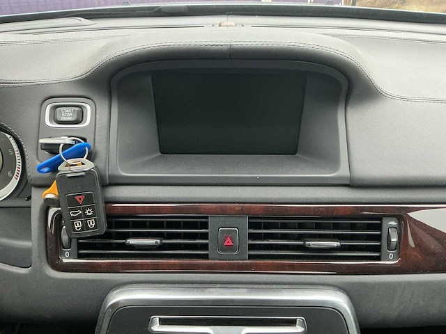 2012 - volvo - 2012 - v70 - 2.4 d5 summum - personenauto - afbeelding 13 van  13