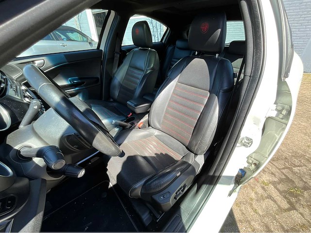 2012 alfa romeo giulietta 1.4 t distinctive personenauto - afbeelding 2 van  31