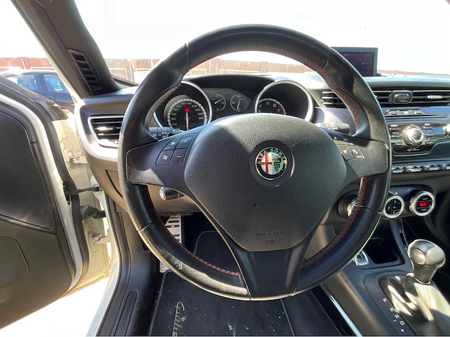 2012 alfa romeo giulietta 1.4 t distinctive personenauto - afbeelding 4 van  31