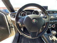 2012 alfa romeo giulietta 1.4 t distinctive personenauto - afbeelding 4 van  31