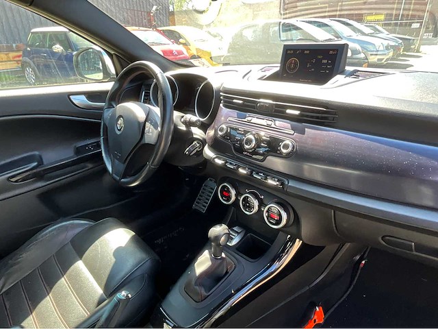 2012 alfa romeo giulietta 1.4 t distinctive personenauto - afbeelding 10 van  31