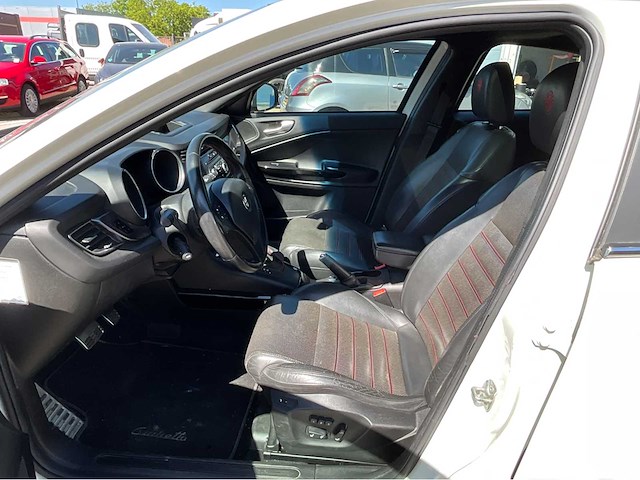 2012 alfa romeo giulietta 1.4 t distinctive personenauto - afbeelding 31 van  31