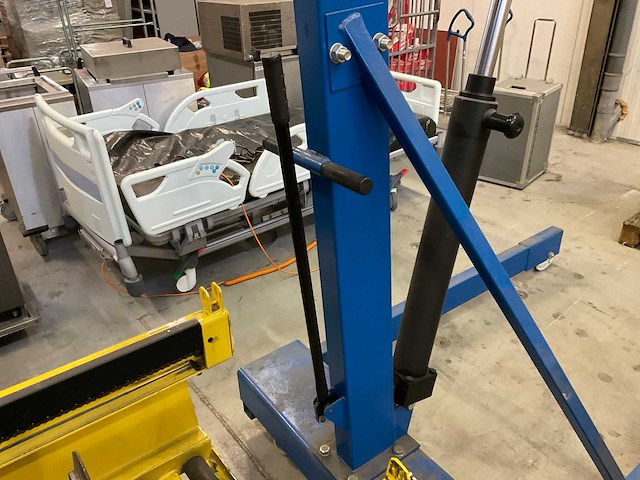 2012 apac 1576 werkplaatskraan - afbeelding 4 van  7