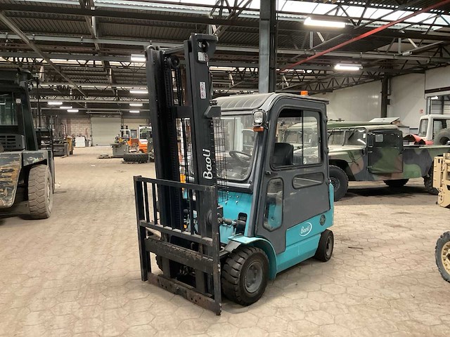 2012 baoli cpd30 vorkheftruck - afbeelding 1 van  11