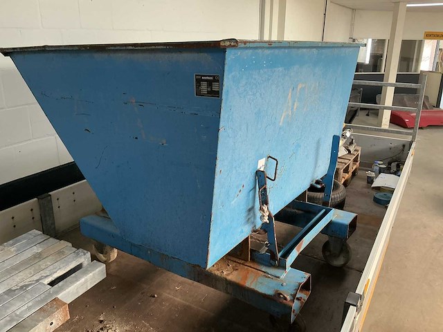 2012 bauer ak100 afvalcontainer - afbeelding 1 van  8