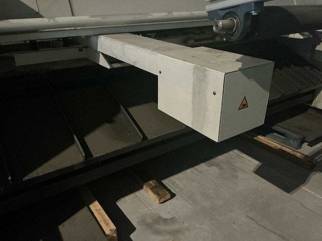 2012 baykal hgl 3100x6 hydraulische platenschaar - afbeelding 7 van  21