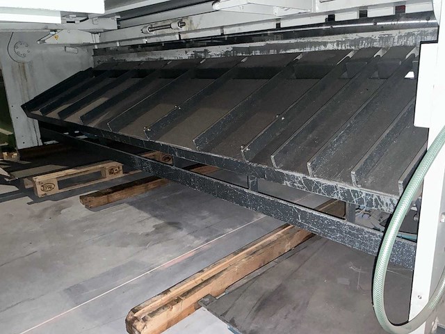 2012 baykal hgl 3100x6 hydraulische platenschaar - afbeelding 17 van  21