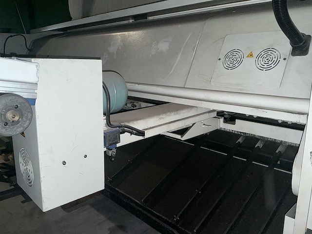 2012 baykal hgl 3100x6 hydraulische platenschaar - afbeelding 18 van  21