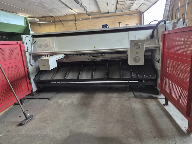 2012 baykal hgl 3100x6 hydraulische platenschaar - afbeelding 12 van  21