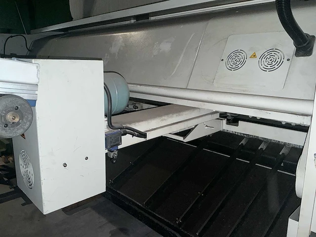 2012 baykal hgl 3100x6 hydraulische platenschaar - afbeelding 18 van  21