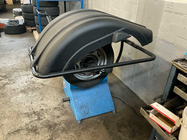 2012 beissbarth microtech 825d banden balanceerapparaat - afbeelding 7 van  10