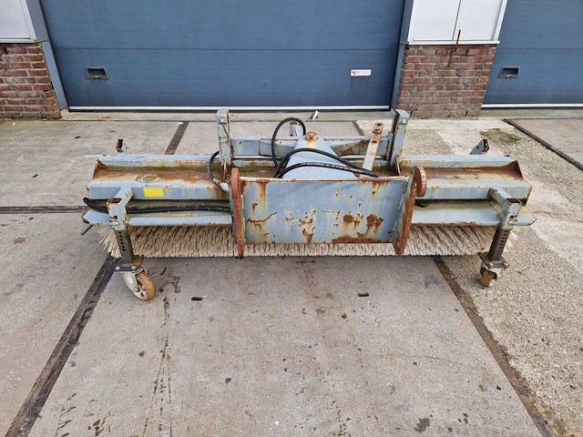 2012 bema 2300 hydraulische borstel - afbeelding 1 van  5