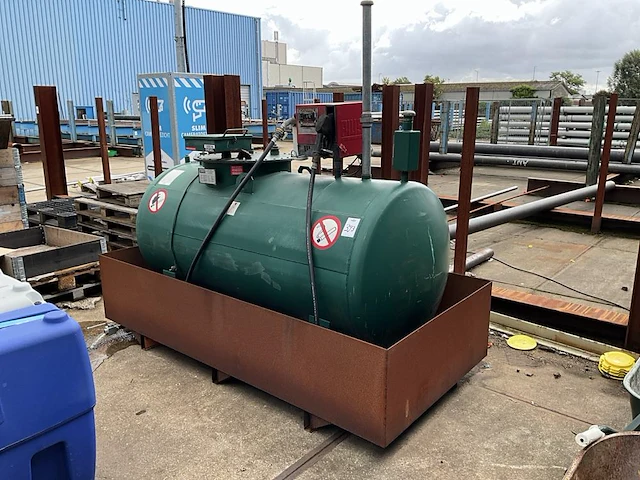 2012 berg-o-tool diesel opslag tank (1500l) - afbeelding 1 van  6