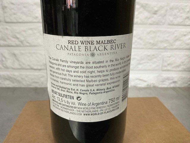 2012 black river malbec (6x) - afbeelding 3 van  4