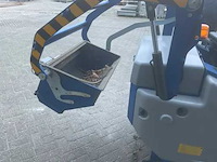 2012 blue q78 zelfrijdende veegmachine - afbeelding 1 van  17