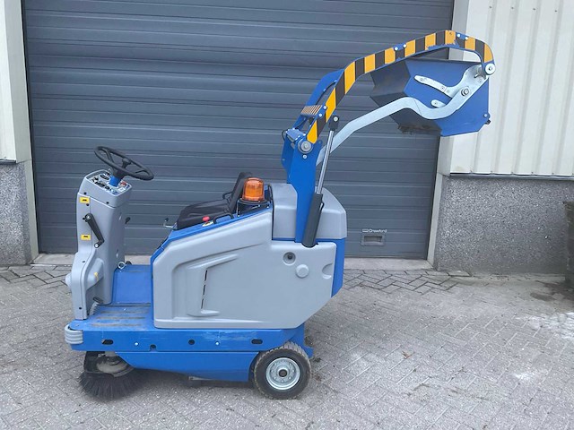 2012 blue q78 zelfrijdende veegmachine - afbeelding 2 van  17