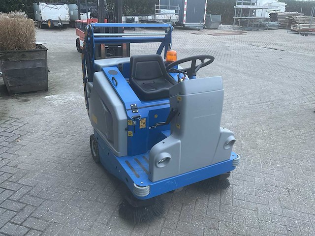2012 blue q78 zelfrijdende veegmachine - afbeelding 15 van  17