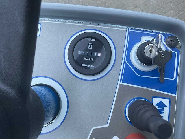 2012 blue q78 zelfrijdende veegmachine - afbeelding 9 van  17