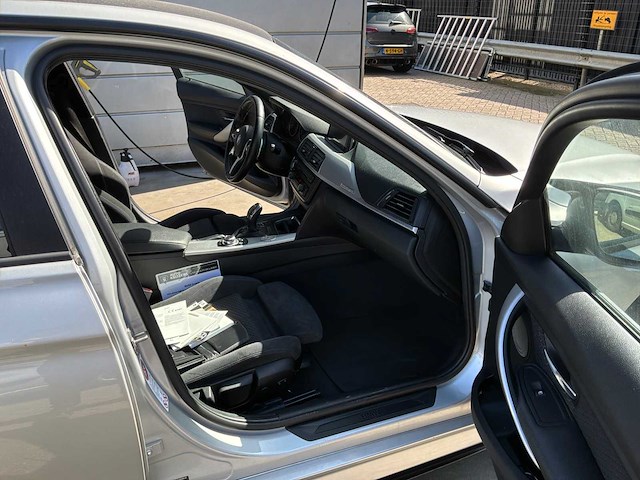 2012 bmw 3-serie 335i xdrive high ex. personenauto - afbeelding 10 van  26
