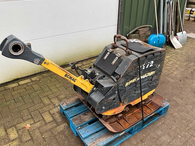 2012 bomag brp 60/65d trilplaat - afbeelding 1 van  5