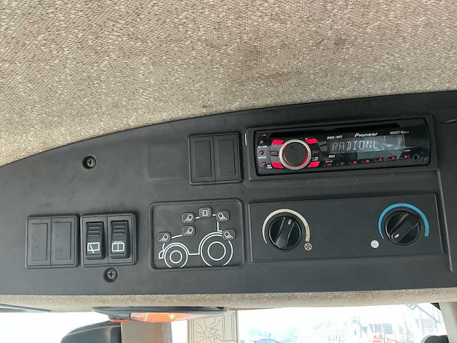 2012 case ih 175 vierwielaangedreven landbouwtractor - afbeelding 12 van  19