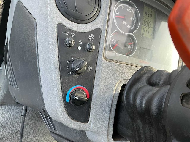 2012 claas 410 arion vierwielaangedreven landbouwtractor - afbeelding 36 van  62