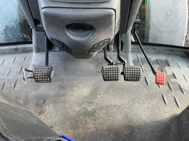 2012 claas 410 arion vierwielaangedreven landbouwtractor - afbeelding 39 van  62