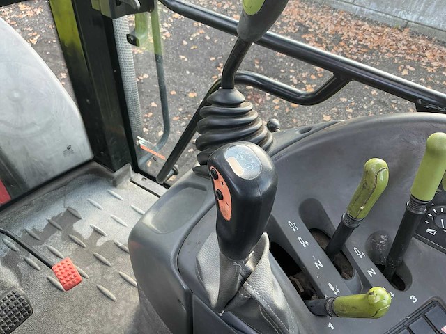 2012 claas 410 arion vierwielaangedreven landbouwtractor - afbeelding 41 van  62